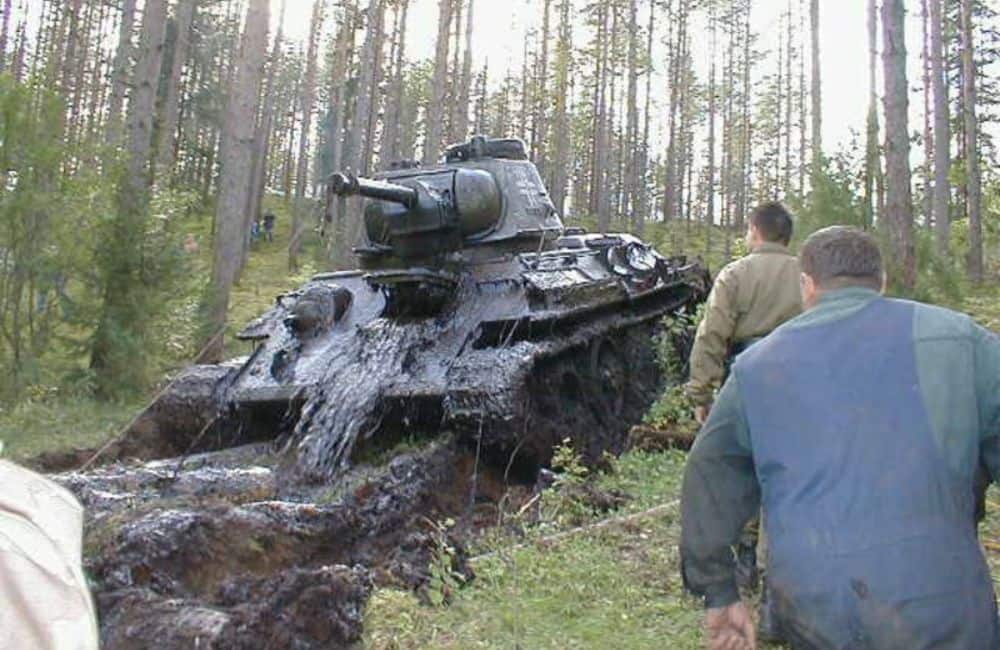 Soviet-Built T34/76A Found In Lake Kurtna Matasjarv @Past_Factory /Twitter