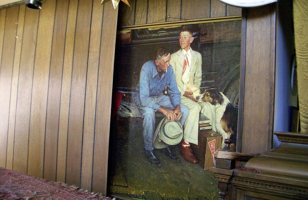 Two Brothers Find m Painting in Wall ©Handout /Getty Images